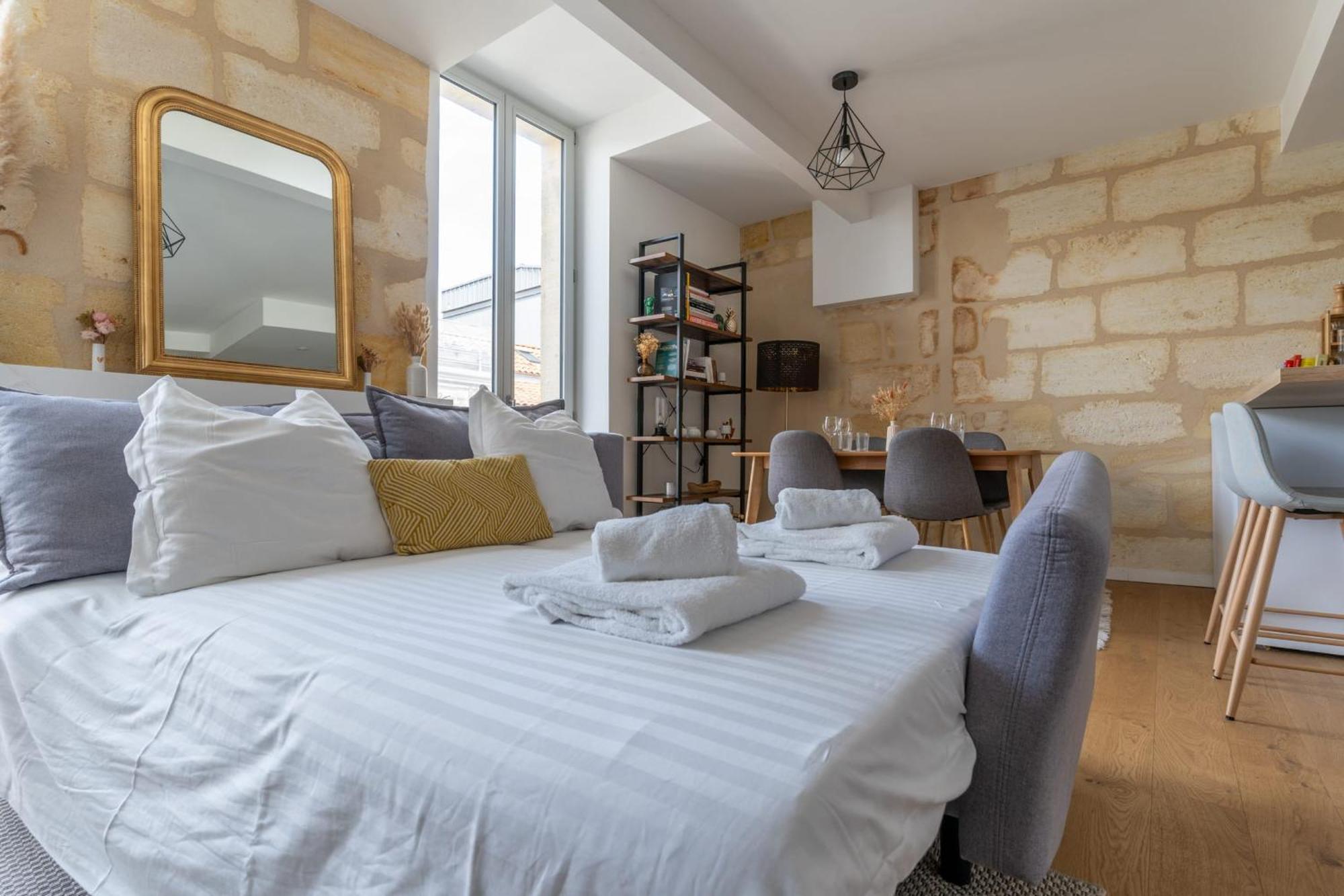 Charming Apartment In Bordeaux - Welkeys Exterior foto